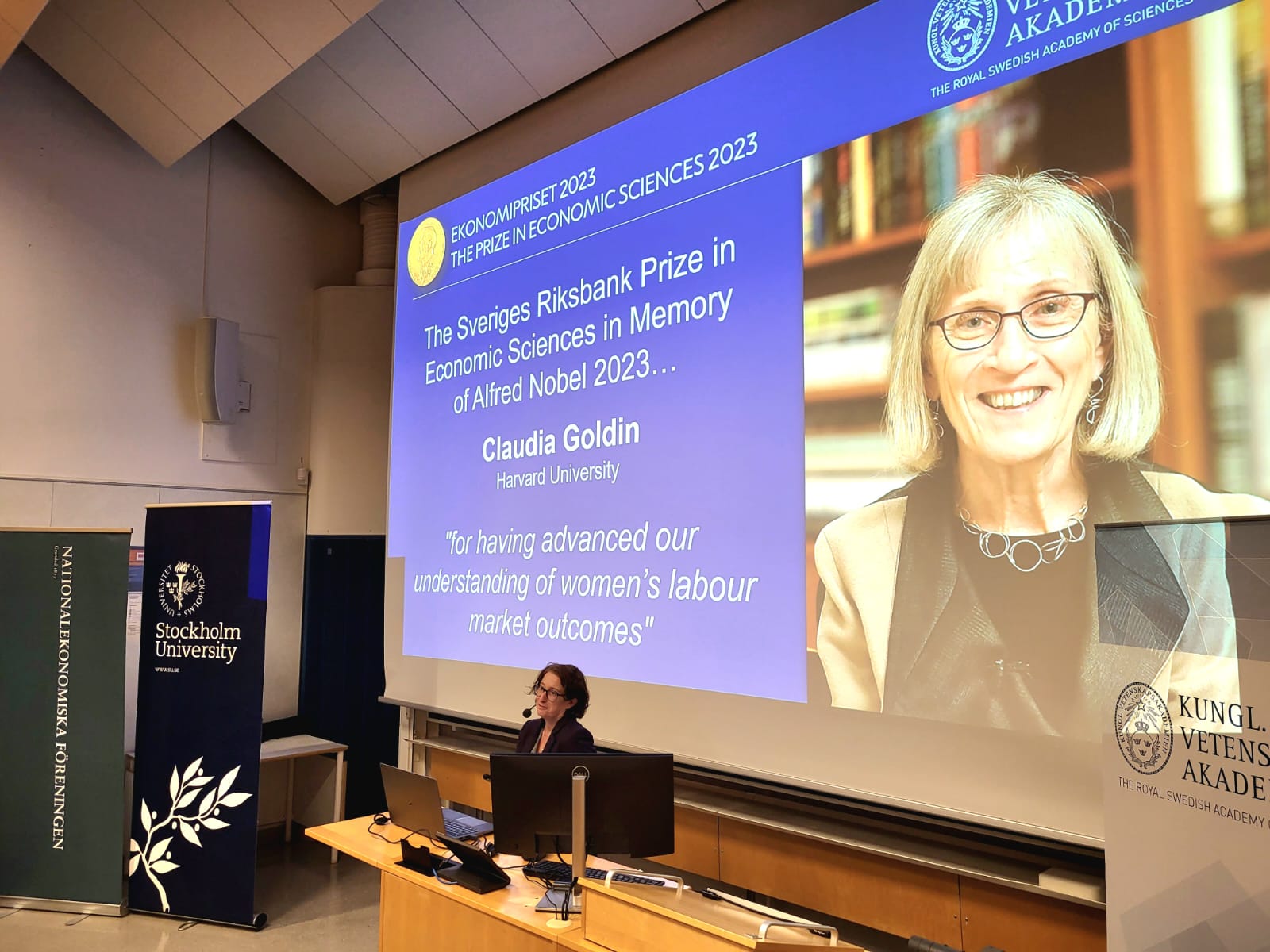 Randi Hjalmarsson presenterar Ekonomipriset Randi Hjalmarsson presenterar Ekonomipriset
